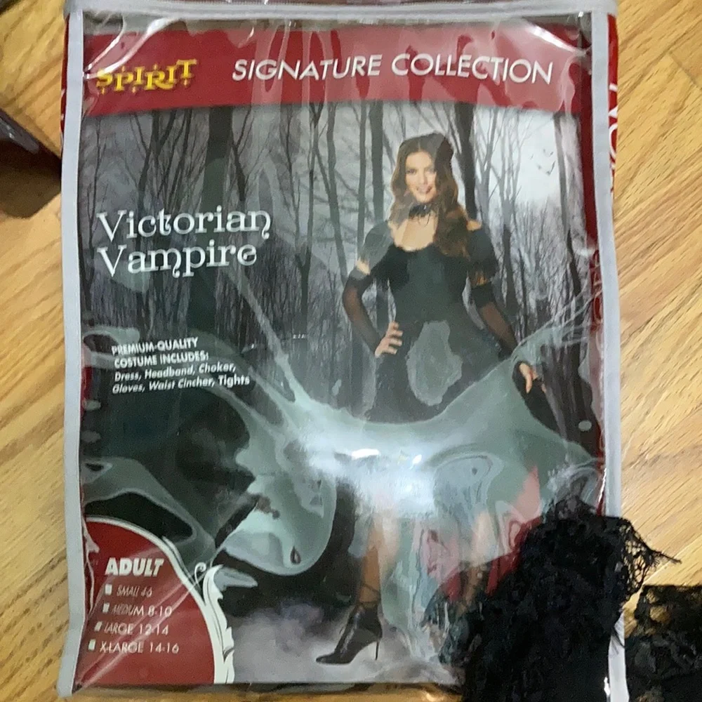 - victorian vampire costume -signature collection ..(medium) - Picture 2 of 15